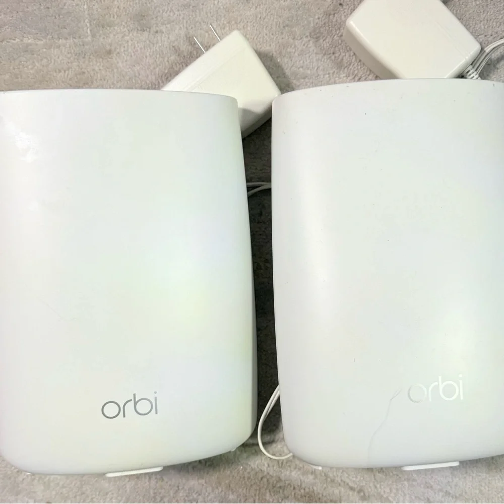 Netgear Orbi Mesh WiFi Router System RBR50v2 Router + Satellite - Picture 1 of 4